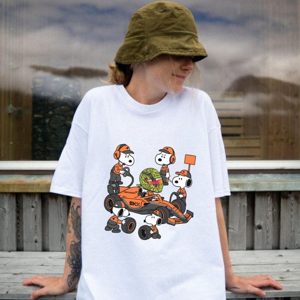 Lando Norris Helmet Snoopy T-shirt, Funny F1 Fan Cartoon Racer